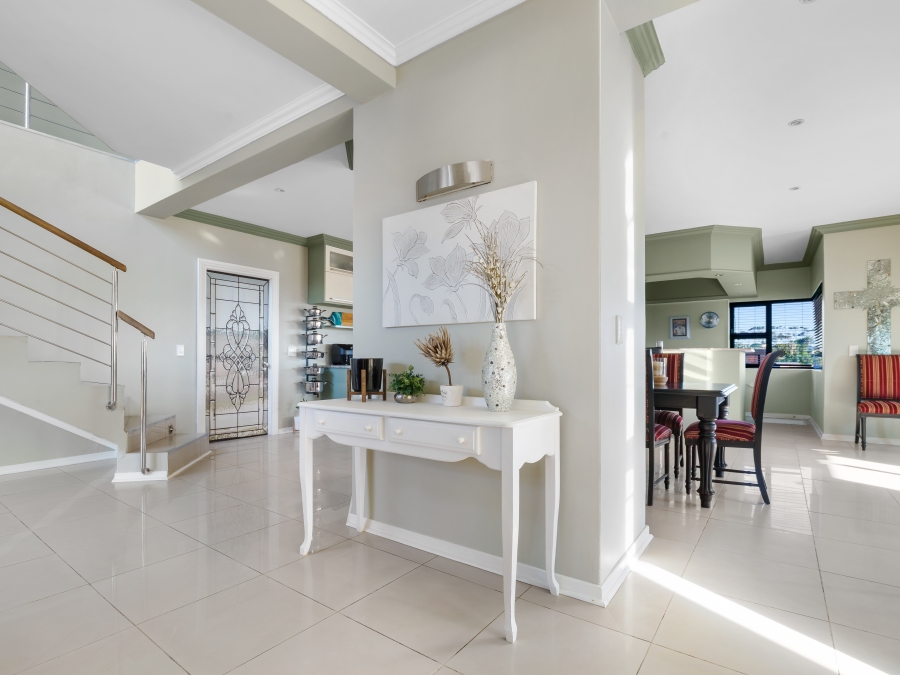 4 Bedroom Property for Sale in Zeegezicht Western Cape